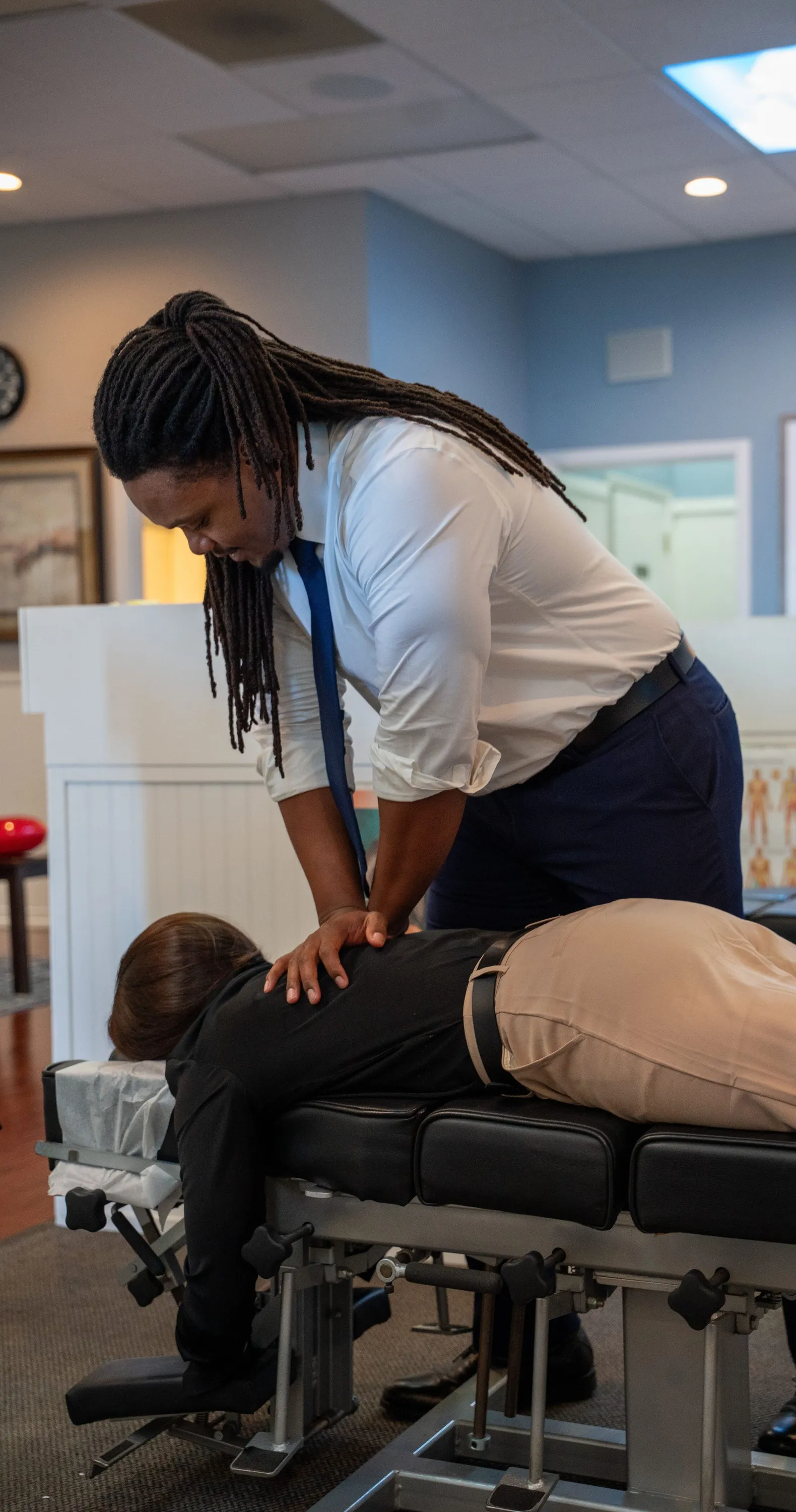 Chiropractor adjusting a patient at Discover Chiropractic in San Jose